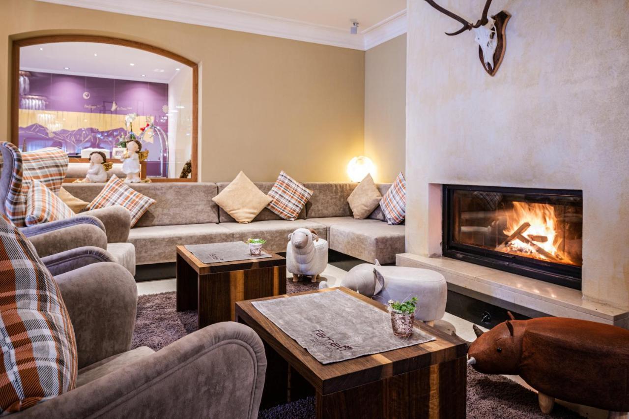 Hotel Fameli Olang Dış mekan fotoğraf