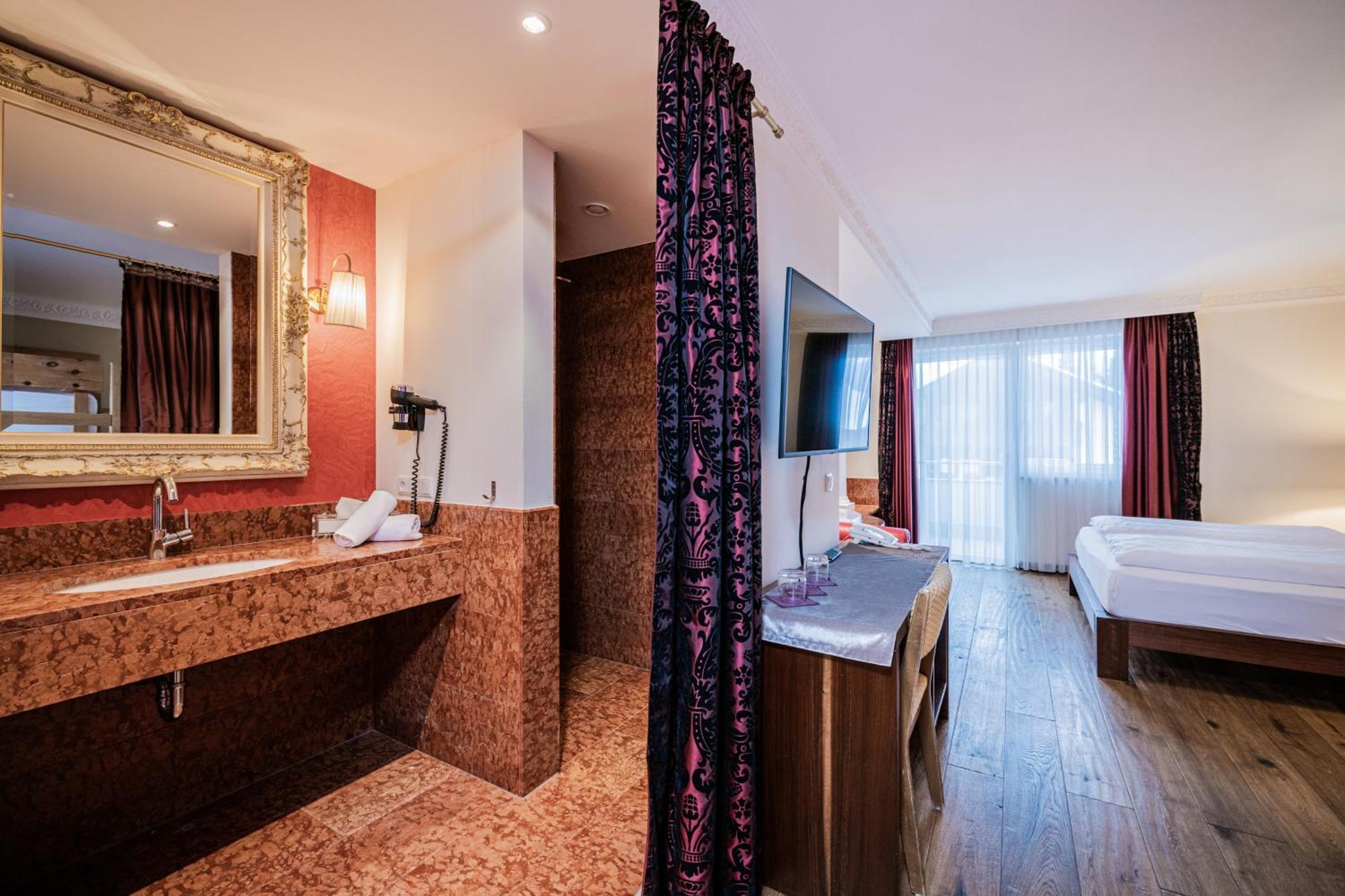 Hotel Fameli Olang Dış mekan fotoğraf