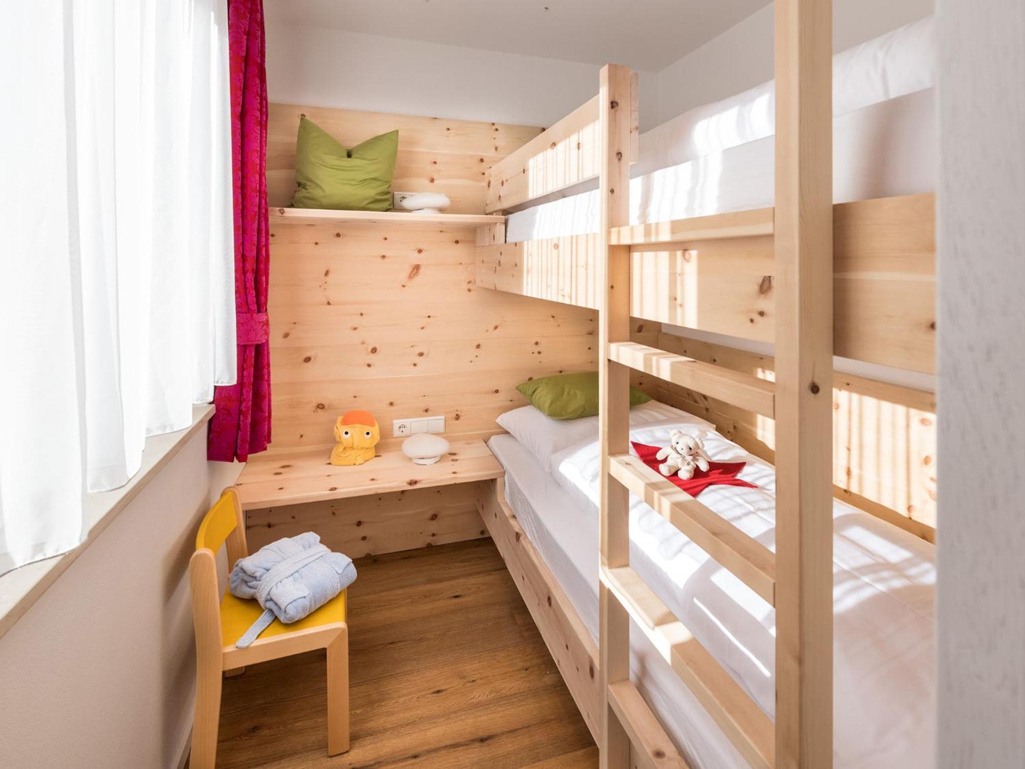 Hotel Fameli Olang Oda fotoğraf
